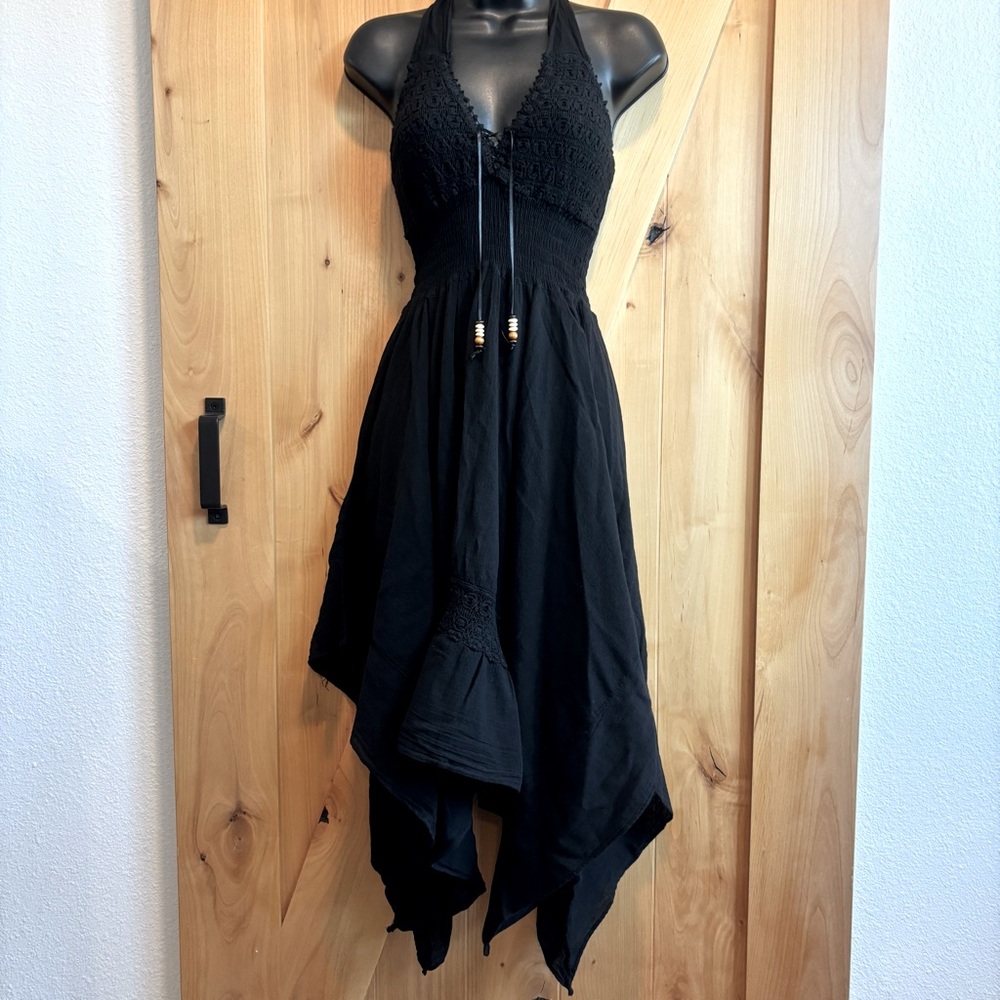 💕New Listing 💕 Lovely Cotton Asymmetrical Black Halter Dress